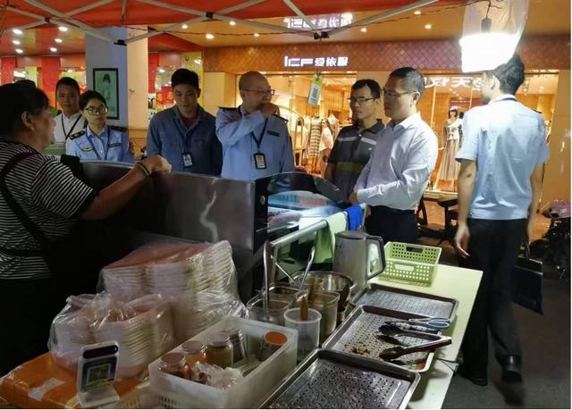 11.6县市场监管局：夜市肉制品专项检查守护“舌尖安全2.jpg