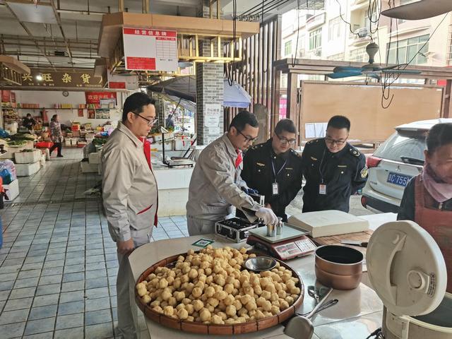 12.30电子计价秤市场秩序专项整治行动1.jpg