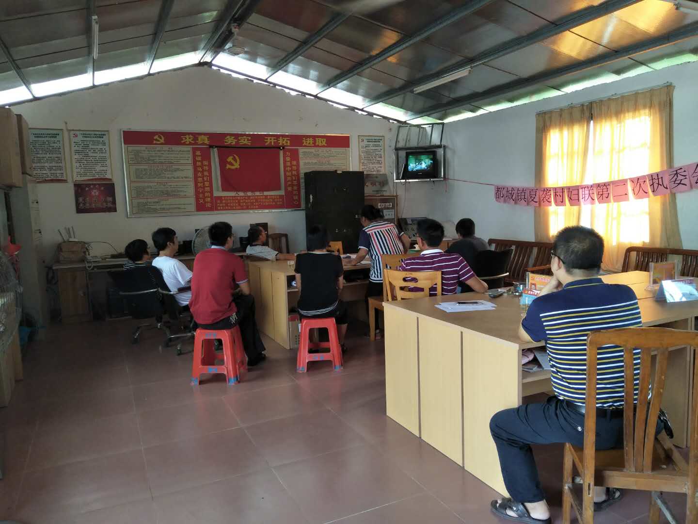 都城:组织镇、村(社区)党员干部收看学习专题节