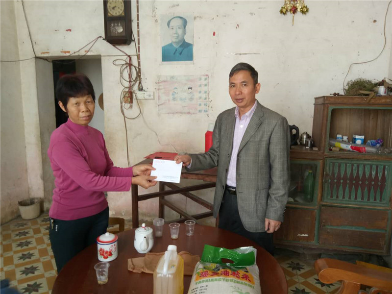 新时期精准扶贫蔡朝焜纪念中学2018年春节节