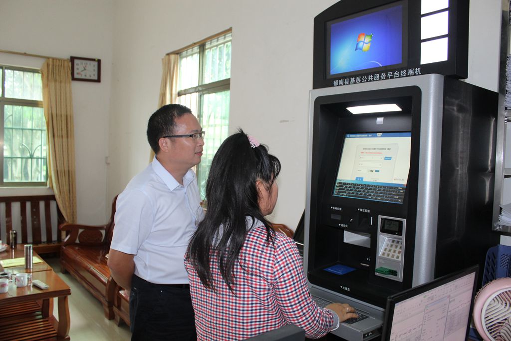 宋桂:县领导冯志刚到宋桂镇调研督导基层党建