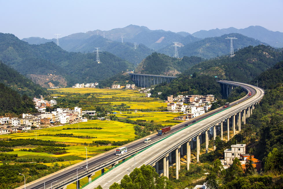 云岑高速公路郁南段工程简介