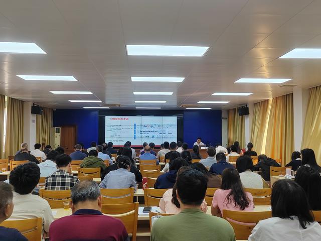 3.26,郁南县市场监管局举办AI(DeepSeek)赋能市场监管领域应用培训班照片3.jpg